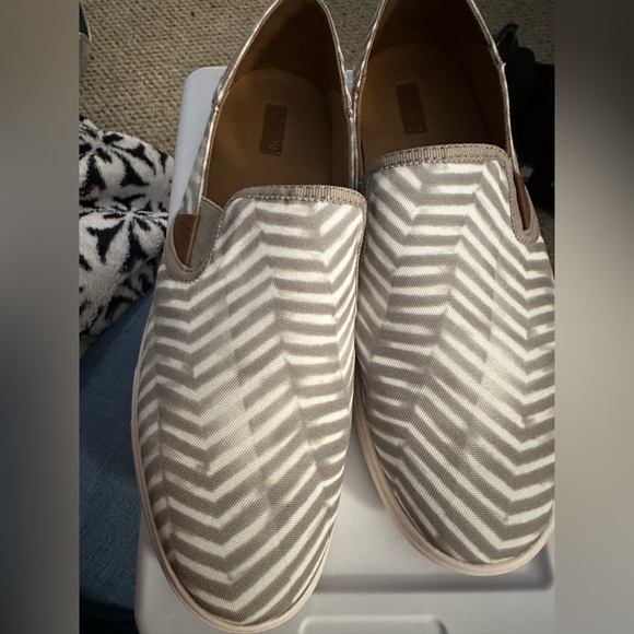 OluKai Slip On & Off-White Pehuea Sneakers Women’s Size 11 Fold Down Heel NEW - Picture 8 of 9